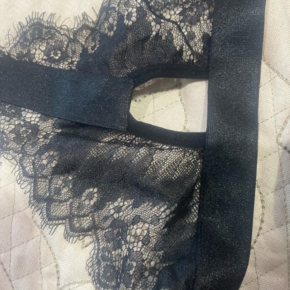 Oh lah lah Cheri Lingerie - Picture 3 of 5